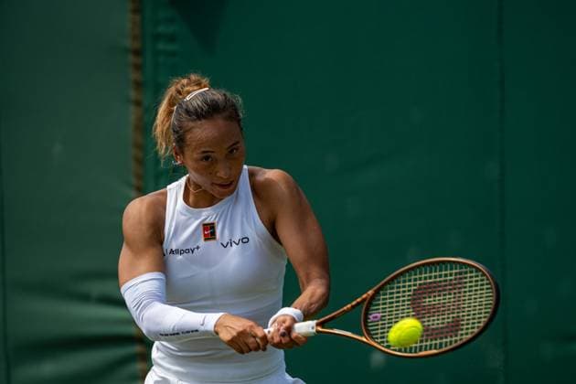 Tennis - Wimbledon Championship 2025 - Day 2 LONDON, ENGLAND - Tuesday, July 1, 2025: Qinwen Zheng (CHN) during the Ladies Singles 1st Round on Day Two of The Championships Wimbledon 2025 at the All England Lawn Tennis and Croquet Club. (Photo by Kirsten Holst Propaganda) LONDON All England Lawn Tennis and Croquet Club GREATER LONDON ENGLAND  Copyright: xKirstenxHolstx 2025-07-01-031-Wimbledon_Day_2