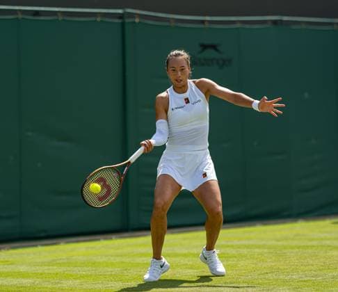 Tennis - Wimbledon Championship 2025 - Day 2 LONDON, ENGLAND - Tuesday, July 1, 2025: Xinyu Wang (CHN) during the Ladies Singles 1st Round on Day Two of The Championships Wimbledon 2025 at the All England Lawn Tennis and Croquet Club. (Photo by Kirsten Holst Propaganda) LONDON All England Lawn Tennis and Croquet Club GREATER LONDON ENGLAND  Copyright: xKirstenxHolstx 2025-07-01-036-Wimbledon_Day_2