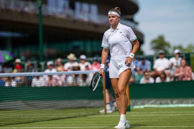 Tennis - Wimbledon Championship 2025 - Day 2 LONDON, ENGLAND - Tuesday, July 1, 2025: Karolina Muchova (CZE) during the Ladies Singles 1st Round on Day Two of The Championships Wimbledon 2025 at the All England Lawn Tennis and Croquet Club. (Photo by Kirsten Holst Propaganda) LONDON All England Lawn Tennis and Croquet Club GREATER LONDON ENGLAND  Copyright: xKirstenxHolstx 2025-07-01-114-Wimbledon_Day_2