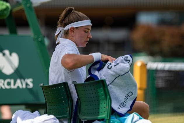 Tennis - Wimbledon Championship 2025 - Day 2 LONDON, ENGLAND - Tuesday, July 1, 2025: Karolina Muchova (CZE) during the Ladies Singles 1st Round on Day Two of The Championships Wimbledon 2025 at the All England Lawn Tennis and Croquet Club. (Photo by Kirsten Holst Propaganda) LONDON All England Lawn Tennis and Croquet Club GREATER LONDON ENGLAND  Copyright: xKirstenxHolstx 2025-07-01-102-Wimbledon_Day_2