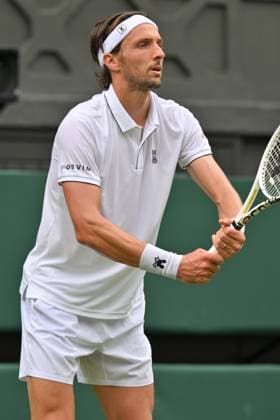 Wimbledon Tennis Championships - Day 2 LONDON, ENGLAND - JULY 01: Arthur Rinderknech of France plays in the Men’s singles first round match against Alexander Zverev of Germany (not seen) during day one of The Championships Wimbledon 2025 at All England Lawn Tennis and Croquet Club on July 01, 2025 in London, England. Ray Tang Anadolu London United Kingdom. Editorial use only. Please get in touch for any other usage.  Copyright: x2025xAnadoluxRayxTangx