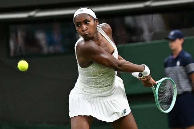 (250702) -- LONDON, July 2, 2025 -- Coco Gauff competes during the women s singles first round match between Coco Gauff of the United States and Dayana Yastremska of Ukraine at the Wimbledon Tennis Championships in London, Britain, July 1, 2025. ) (SP)BRITAIN-LONDON-TENNIS-WIMBLEDON-WOMEN S SINGLES ZhaoxDingzhe 