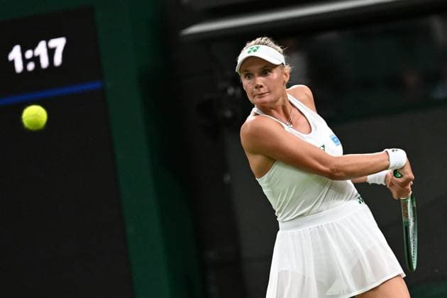 (250702) -- LONDON, July 2, 2025 -- Dayana Yastremska competes during the women s singles first round match between Coco Gauff of the United States and Dayana Yastremska of Ukraine at the Wimbledon Tennis Championships in London, Britain, July 1, 2025. ) (SP)BRITAIN-LONDON-TENNIS-WIMBLEDON-WOMEN S SINGLES ZhaoxDingzhe 