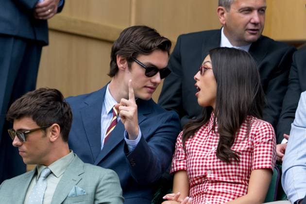 250702 Louis Partridge and Olivia Rodrigo in the stands during day 3 of Wimbledon on July 2, 2025 in London Photo Petter Arvidson BILDBYRAN kod PA PA1047 tennis wimbledon day 3 bbeng  Copyright: PETTERxARVIDSON BB250702PA018