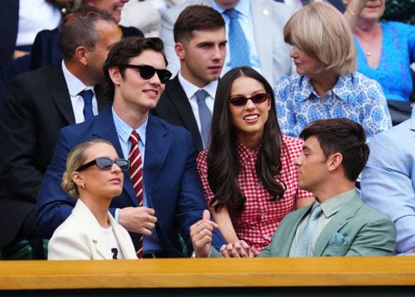 Olivia Rodrigo and Louis Partridge, Tom Daley and Sophie Lee in the Royal Box on Centre Court Wimbledon Tennis Championships, Day 3, The All England Lawn Tennis and Croquet Club, London, UK - 02 Jul 2025London The All England Lawn Tennis and United Kingdom  Copyright: xJavierxGarcia Shutterstockx 15381941r