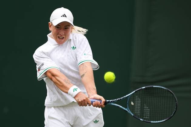 Sonay Kartal during her second round match Wimbledon Tennis Championships, Day 3, The All England Lawn Tennis and Croquet Club, London, UK - 02 Jul 2025London The All England Lawn Tennis and United Kingdom  Copyright: xEllaxLing Shutterstockx 15381943d