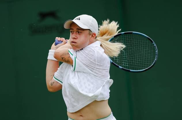 Viktoriya Tomova v Sonay Kartal Wimbledon Championships 2025 Day 3, 02 07 25 Ladies’ Singles - Second Round Court 3 Viktoriya Tomova v Sonay Kartal Sonay Kartal wins in straight sets  Copyright: xMarcxAspland ThexTimesx NINTCHDBPICT001007059617