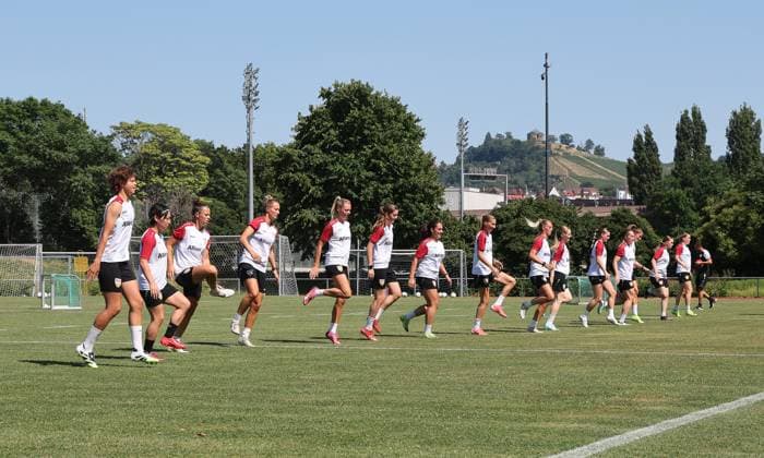Stuttgart , Football training kick-off VfB Stuttgart women ,