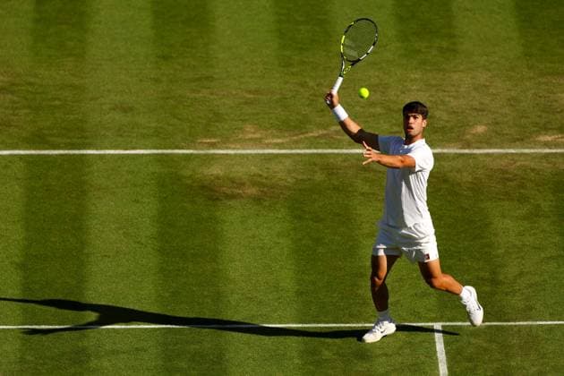 Carlos Alcaraz during his second round match Wimbledon Tennis Championships, Day 3, The All England Lawn Tennis and Croquet Club, London, UK - 02 Jul 2025London The All England Lawn Tennis and United Kingdom  Copyright: xEllaxLing Shutterstockx 15381943ar