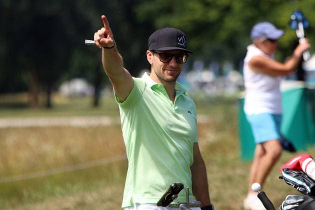BMW International Open, Eichenried, 02 07 2025 Golf, BMW International Open, Eichenried, 02 07 2025, ProAm Tournament Picture Tobias Arlt luger greeting the camera Copyright: xBEAUTIFULxSPORTS NilsxKoepkex