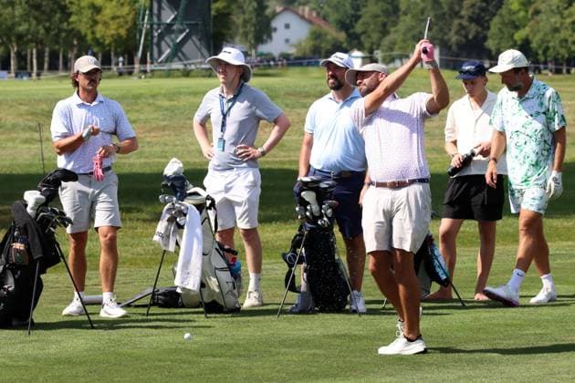 BMW International Open, Eichenried, 02 07 2025 Golf, BMW International Open, Eichenried, 02 07 2025, ProAm Tournament Picture George Bryan Golf Influencer and his crew in the background with Wesley Bryan professional golfer , Paul Ripke photographer filmmaker , Peter Finch Golf Influencer Copyright: xBEAUTIFULxSPORTS NilsxKoepkex