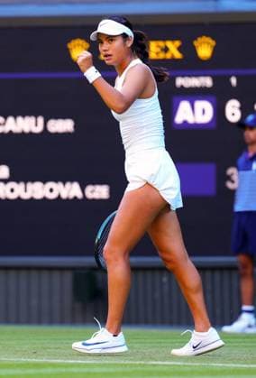Emma Raducanu celebrates during her second round match Wimbledon Tennis Championships, Day 3, The All England Lawn Tennis and Croquet Club, London, UK - 02 Jul 2025London The All England Lawn Tennis and United Kingdom  Copyright: xJavierxGarcia Shutterstockx 15381941ij