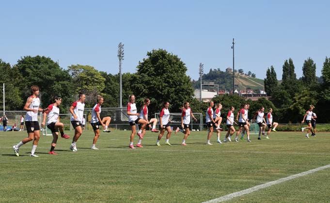 Stuttgart , Football training kick-off VfB Stuttgart women ,