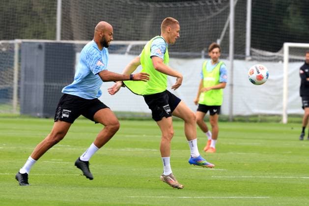 DEU, DFL, 2 FBL Hertha BSC, Training, 03 07 2025, Sportforum, Berlin, DEU, DFL, 2 FBL Hertha BSC, Training, im Bild John Anthony Brooks Hertha BSC Berlin 25 , Palko Dardai Hertha BSC Berlin 20 DFL regulations prohibit any use of Photographs as image sequences and or quasi video nordphotoxGmbHx xEngler nph00076