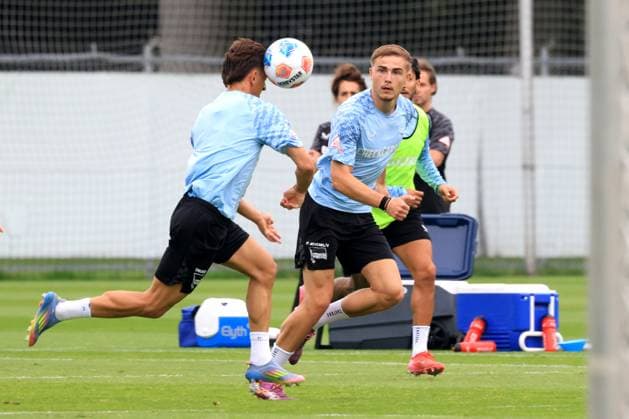 DEU, DFL, 2 FBL Hertha BSC, Training, 03 07 2025, Sportforum, Berlin, DEU, DFL, 2 FBL Hertha BSC, Training, im Bild Michal Karbownik Hertha BSC Berlin 33 , Marten Winkler Hertha BSC Berlin 22 DFL regulations prohibit any use of Photographs as image sequences and or quasi video nordphotoxGmbHx xEngler nph00076