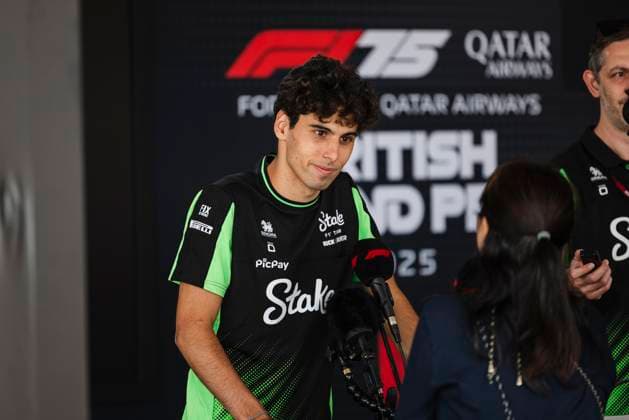 Formula 1 Qatar Airways British Grand Prix 2025 Alexis Perrin OVERTAKE MAXPPP - Silverstone 03 07 2025 05 BORTOLETO Gabriel (bra), Stake F1 Team KICK Sauber, portrait, media pen during the Formula 1 Qatar Airways British Grand Prix 2025, the 12th round of the 2025 FIA Formula 1 World Championship, WM, Weltmeisterschaft at the Silverstone Circuit in Silverstone, United Kingdom, from July 3 to 6, 2025 Silverstone United Kingdom  Copyright: xOVERTAKE MAXPPPxAlexisxPerrinx OVT202507033345 OVT202507033345