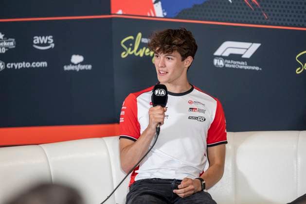 Formula 1 Qatar Airways British Grand Prix 2025 Alexis Perrin OVERTAKE MAXPPP - Silverstone 03 07 2025 87 BEARMAN Oliver (gbr), MoneyGram Haas F1 Team, portrait press conference, PK, Pressekonferenz during the Formula 1 Qatar Airways British Grand Prix 2025, the 12th round of the 2025 FIA Formula 1 World Championship, WM, Weltmeisterschaft at the Silverstone Circuit in Silverstone, United Kingdom, from July 3 to 6, 2025 Silverstone United Kingdom Copyright: xOVERTAKE MAXPPPxAlexisxPerrinx OVT202507033407 OVT202507033407