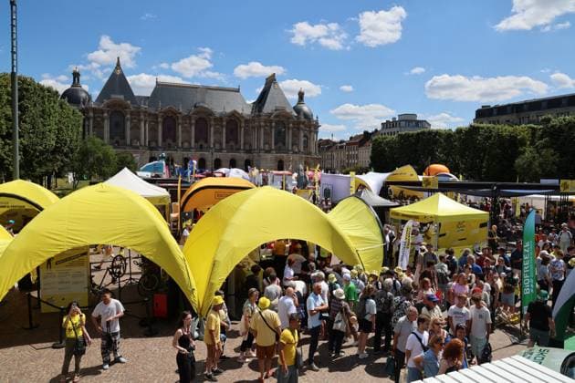 TOUR DE FRANCE 2025 PHOTOPQR VOIX DU NORD STEPHANE MORTAGNE ; 03 07 2025 ; LILLE, 03.07.2025 Cyclisme, Tour de France, Fan Park Ambiance du Fan Park Tour de France place de la republique a Lille PHOTO STEPHANE MORTAGNE LA VOIX DU NORD- French cycling race Tour de France 2024 takes place in july 2025 Hauts de France France  Copyright: xPHOTOPQR VOIXxDUxNORD MAXPPPxSTEPHANExMORTAGNEx 20250703VDN3511 20250703VDN3511