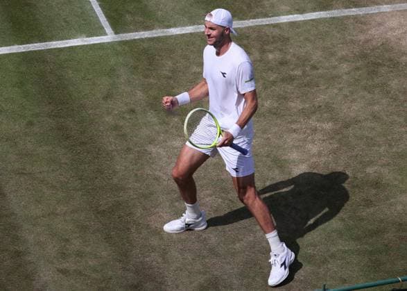 Jan Lennard Struff GER cheers after the win, jubilation, joy, emotion Tennis Wimbledon 2025 Grand Slam ITF ATP WTA AELTC London Great Britain 3 July 2025 Copyright: xJuergenxHasenkopfx