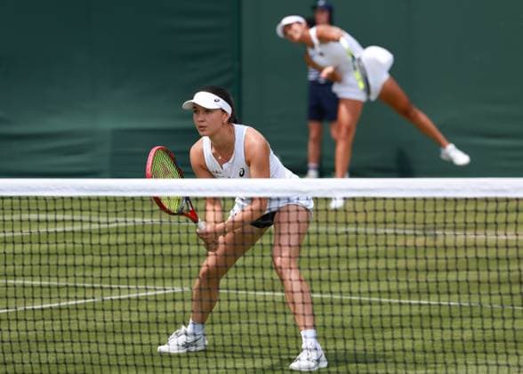 Alexandra Eala PHI , Eva Lys front , Women doubles, Women s Doubles Tennis Wimbledon 2025 Grand Slam ITF ATP WTA AELTC London Great Britain 3 July 2025 Copyright: xJuergenxHasenkopfx