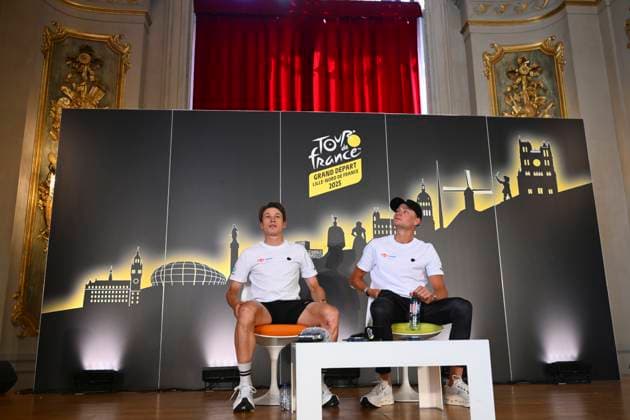 Tour de France 2025 03 07 2025 LILLE METROPOLE, FRANCE - JULY 03 : Philipsen Jasper (BEL) of Alpecin-Deceuninck and Van Der Poel Mathieu (NED) of Alpecin-Deceuninck talking to the press during a press conference, PK, Pressekonferenz and media activities ahead of the 112th edition of Tour de France an UCI World Tour 2.UWT cycling road race stage for Men Elite on July 3, 2025 in Lille Metropole, France, 03 07 2025 ( Motordriver Kenny Verfaillie - Lille Metropole France  Copyright: xVincentxKalutx