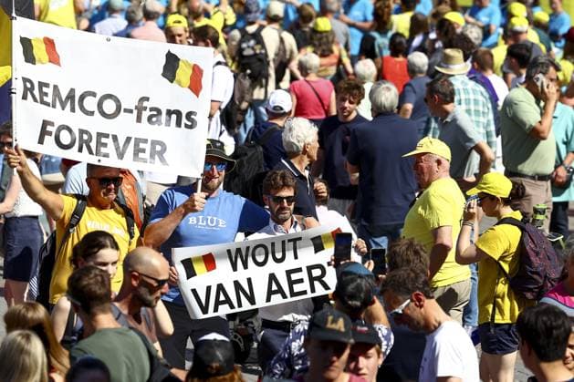 Fans pictured during the team presentation ahead of the 2025 Tour de France cycling race, in Lille, France, on Thursday 03 July 2025. The 112th edition of the Tour de France starts on Saturday 5 July in Lille, France, and will finish in Paris, France on the 27th of July. DAVIDxPINTENS  x128357971x