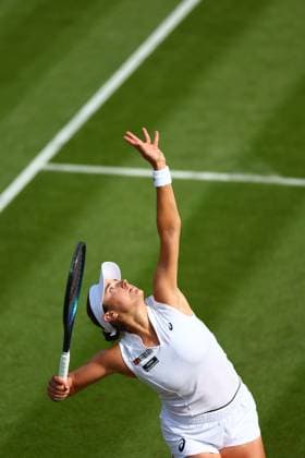 Caroline Dolehide during her second round match Wimbledon Tennis Championships, Day 4, The All England Lawn Tennis and Croquet Club, London, UK - 03 Jul 2025London The All England Lawn Tennis and United Kingdom  Copyright: xJamesxMarsh Shutterstockx 15382593dw