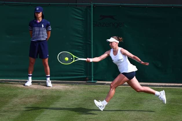 Barbora Krejcikova during her second round match Wimbledon Tennis Championships, Day 4, The All England Lawn Tennis and Croquet Club, London, UK - 03 Jul 2025London The All England Lawn Tennis and United Kingdom  Copyright: xJamesxMarsh Shutterstockx 15382593dy