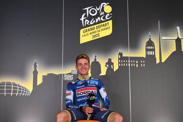 Tour de France 2025 03 07 2025 LILLE METROPOLE, FRANCE - JULY 03 : Evenepoel Remco (BEL) of Soudal - Quick Step talking to the press during a press conference, PK, Pressekonferenz and media activities ahead of the 112th edition of Tour de France an UCI World Tour 2.UWT cycling road race stage for Men Elite on July 3, 2025 in Lille Metropole, France, 03 07 2025 ( Motordriver Kenny Verfaillie - Lille Metropole France  Copyright: xVincentxKalutx