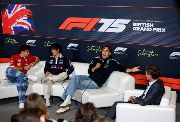 F1 - BRITISH GRAND PRIX 2025 LECLERC Charles (mco), Scuderia Ferrari SF-25, TSUNODA Yuki (jap), Red Bull Racing RB21, RUSSELL George (gbr), Mercedes AMG F1 Team W16, portrait press conference, PK, Pressekonferenz during the Formula 1 Qatar Airways British Grand Prix 2025, 12th round of the 2025 FIA Formula One World Championship, WM, Weltmeisterschaft from July 4 to 6, 2025 on the Silverstone Circuit, in Silverstone, United Kingdom - SilverstoneUnited Kingdom Copyright: xDPPIx