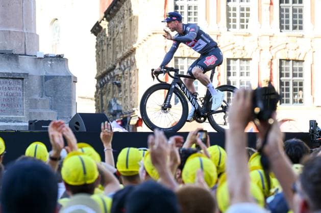 Tour de France 2025 03 07 2025 LILLE METROPOLE, FRANCE - JULY 03 : Rider of Alpecin - Deceuninck during the teams presentation prior of the 112th edition of Tour de France an UCI World Tour 2.UWT cycling road race stage for Men Elite on July 3, 2025 in Lille Metropole, France, 03 07 2025 ( Motordriver Kenny Verfaillie -  Copyright: xVincentxKalutx