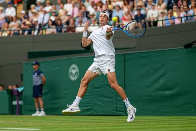 Tennis - Wimbledon Championship 2025 - Day 4 LONDON, ENGLAND - Thursday, July 3, 2025: Jack Draper (GBR) during the Gentlemen s Singles 2nd Round on Day Four of The Championships Wimbledon 2025 at the All England Lawn Tennis and Croquet Club. (Photo by Kirsten Holst Propaganda) LONDON All England Lawn Tennis and Croquet Club GREATER LONDON ENGLAND  Copyright: xKirstenxHolstx 2025-07-03-142-Wimbledon_2025_Day_4