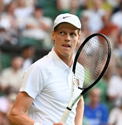 (250704) -- LONDON, July 4, 2025 -- Jannik Sinner reacts during the men s singles second round match between Jannik Sinner of Italy and Aleksandar Vukic of Australia at the Wimbledon Tennis Championships in London, Britain, July 3, 2025. ) (SP)BRITAIN-LONDON-TENNIS-WIMBLEDON-MEN S SINGLES LixYing 