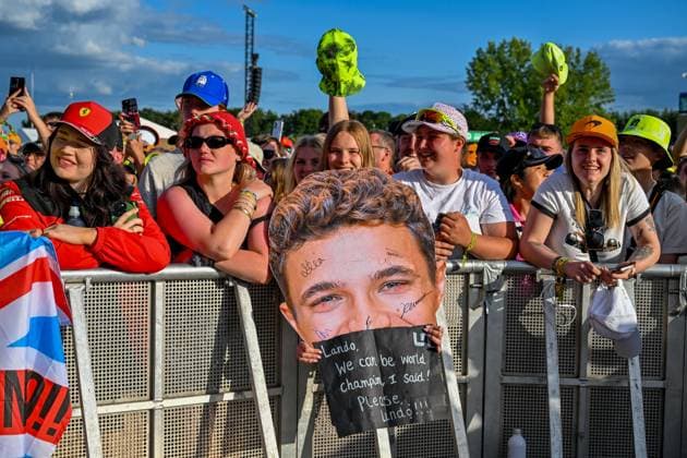 Formula 1 Launch Event, Drivers Silverstone, UK, 03 July, 2025. 03 July 2025. Fans at the ebay Main Stage for the Launch Event at the Formula 1 Qatar Airways British Grand Prix at Silverstone, Northamptonshire, UK., Credit:Lee Floyd Avalon UK, Northamptonshire, Silverstone  Copyright: xLeexFloydx xAvalonx 1018158204