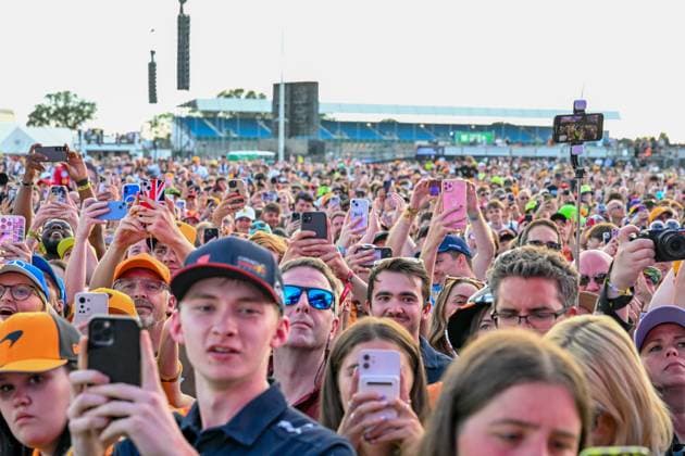 Formula 1 Launch Event, Drivers Silverstone, UK, 03 July, 2025. 03 July 2025. Fans at the ebay Main Stage for the Launch Event at the Formula 1 Qatar Airways British Grand Prix at Silverstone, Northamptonshire, UK., Credit:Lee Floyd Avalon UK, Northamptonshire, Silverstone  Copyright: xLeexFloydx xAvalonx 1018158742