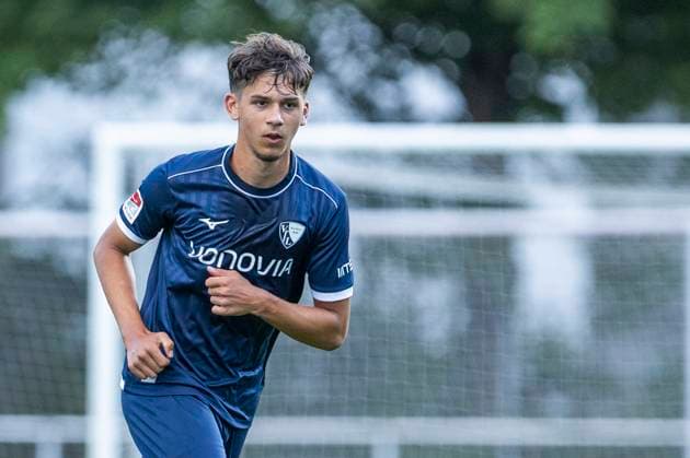 Testspiel: VfL Bochum - TuS Hapern; 03.07.2025 Cajetan Lenz (VfL Bochum, 34), Porträt im Testspiel zwischen dem VfL Bochum und TuS Hapern, am 03.07.2025, LA-Platz, Bochum. *** Test match VfL Bochum TuS Hapern 03 07 2025 Cajetan Lenz VfL Bochum, 34 , portrait in the test match between VfL Bochum and TuS Hapern, on 03 07 2025, LA Platz, Bochum Copyright: xBEAUTIFULxSPORTS Meuselx