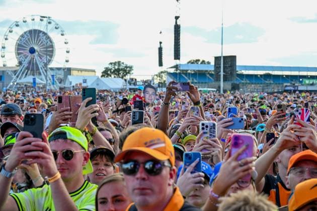Formula 1 Launch Event, Drivers Silverstone, UK, 03 July, 2025. 03 July 2025. Fans at the ebay Main Stage for the Launch Event at the Formula 1 Qatar Airways British Grand Prix at Silverstone, Northamptonshire, UK., Credit:Lee Floyd Avalon UK, Northamptonshire, Silverstone  Copyright: xLeexFloydx xAvalonx 1018159745