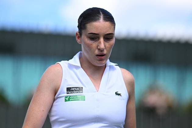 Wimbledon - 2nd Round Elsa Jacquemot (FRA) during her second round match at the 2025 Wimbledon Championships at the AELTC in London, GREAT BRITAIN, on July 3, 2025. Photo by Corinne Dubreuil ABACAPRESS.COM London United Kingdom  Copyright: xDubreuilxCorinne ABACAx