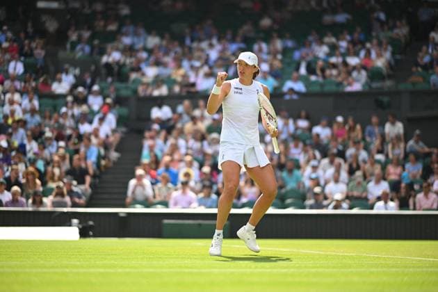 Wimbledon - 2nd Round Iga Swiatek (POL) during her second round match at the 2025 Wimbledon Championships at the AELTC in London, GREAT BRITAIN, on July 3, 2025. Photo by Corinne Dubreuil ABACAPRESS.COM London United Kingdom  Copyright: xDubreuilxCorinne ABACAx