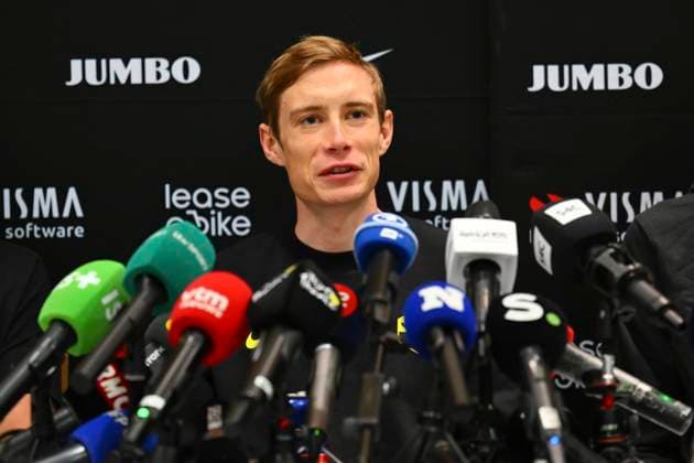Tour de France 2025 04 07 2025 LILLE METROPOLE, FRANCE - JULY 04 : Vingegaard Jonas (DEN) of Team Visma - Lease a Bike talking to the press during a press conference, PK, Pressekonferenz and media activities ahead of the 112th edition of Tour de France an UCI World Tour 2.UWT cycling road race stage for Men Elite on July 4, 2025 in Lille Metropole, France, 04 07 2025 ( Motordriver Kenny Verfaillie - Lille Metropole France  Copyright: xVincentxKalutx