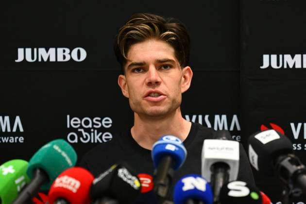 Tour de France 2025 04 07 2025 LILLE METROPOLE, FRANCE - JULY 04 : Van Aert Wout (BEL) of Team Visma - Lease a Bike talking to the press during a press conference, PK, Pressekonferenz and media activities ahead of the 112th edition of Tour de France an UCI World Tour 2.UWT cycling road race stage for Men Elite on July 4, 2025 in Lille Metropole, France, 04 07 2025 ( Motordriver Kenny Verfaillie - Lille Metropole France  Copyright: xVincentxKalutx