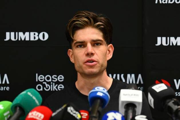 Tour de France 2025 04 07 2025 LILLE METROPOLE, FRANCE - JULY 04 : Van Aert Wout (BEL) of Team Visma - Lease a Bike talking to the press during a press conference, PK, Pressekonferenz and media activities ahead of the 112th edition of Tour de France an UCI World Tour 2.UWT cycling road race stage for Men Elite on July 4, 2025 in Lille Metropole, France, 04 07 2025 ( Motordriver Kenny Verfaillie - Lille Metropole France  Copyright: xVincentxKalutx