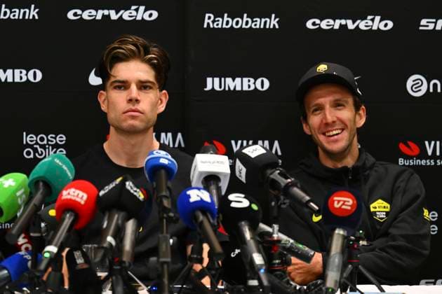 Tour de France 2025 04 07 2025 LILLE METROPOLE, FRANCE - JULY 04 : Van Aert Wout (BEL) of Team Visma - Lease a Bike and Yates Simon (GBR) of Team Visma - Lease a Bike talking to the press during a press conference, PK, Pressekonferenz and media activities ahead of the 112th edition of Tour de France an UCI World Tour 2.UWT cycling road race stage for Men Elite on July 4, 2025 in Lille Metropole, France, 04 07 2025 ( Motordriver Kenny Verfaillie - Lille Metropole France  Copyright: xVincentxKalutx