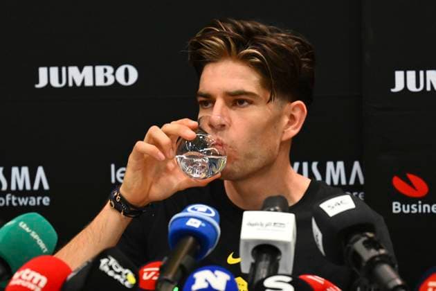 Tour de France 2025 04 07 2025 LILLE METROPOLE, FRANCE - JULY 04 : Van Aert Wout (BEL) of Team Visma - Lease a Bike talking to the press during a press conference, PK, Pressekonferenz and media activities ahead of the 112th edition of Tour de France an UCI World Tour 2.UWT cycling road race stage for Men Elite on July 4, 2025 in Lille Metropole, France, 04 07 2025 ( Motordriver Kenny Verfaillie - Lille Metropole France  Copyright: xVincentxKalutx