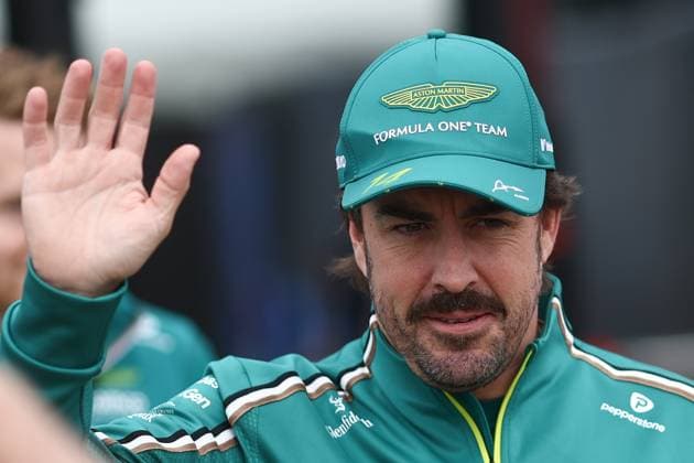 F1 British Grand Prix 2025 Practice 1 Fernando Alonso of Aston Martin Aramco before first practice ahead of the Formula 1 British Grand Prix at Silverstone Circuit in Northampton, Great Britain on July 5, 2024. Northampton United Kingdom  Copyright: xJakubxPorzyckix originalFilename:porzycki-f1britis250704_npmRe.jpg