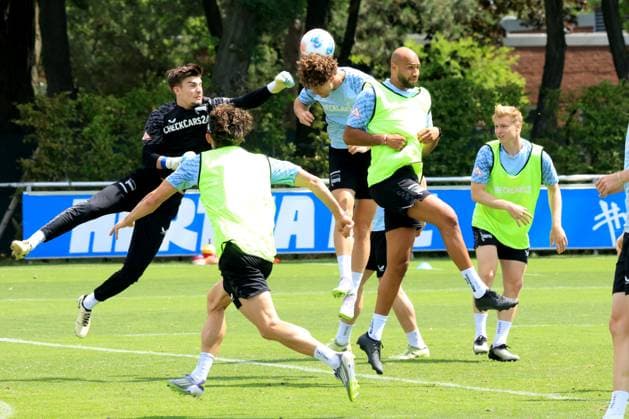 DEU, DFL, 2 FBL Hertha BSC, Training, 04 07 2025, Sportforum, Berlin, DEU, DFL, 2 FBL Hertha BSC, Training, im Bild Robert Kwasigroch Hertha BSC Berlin 13 , Linus Gechter Hertha BSC Berlin 44 , John Anthony Brooks Hertha BSC Berlin 25 DFL regulations prohibit any use of Photographs as image sequences and or quasi video nordphotoxGmbHx xEngler nph00076