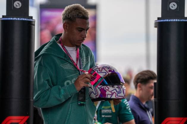 F1 British Grand Prix - UK Paddock guest during the Formula 1 Qatar Airways British Grand Prix 2025 on Friday at the Silverstone International Circuit, Silverstone, England, UK on July 4, 2025. Photo by Antoine Lapeyre ABACAPRESS.COM Silverstone England United Kingdom  Copyright: xLapeyrexAntoine ABACAx