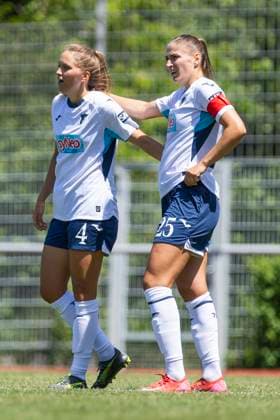 Test match women TSG 1899 Hoffenheim Bayer 04 Leverkusen 04 07 2025 Lisann Kaut TSG 1899 Hoffenheim, 4 cheers with Melissa Kössler TSG 1899 Hoffenheim, 25 after her goal for 1 0 in the test match between the womens teams of TSG 1899 Hoffenheim and Bayer 04 Leverkusen on 04 07 2025 at the school stadium in Westerburg Copyright: xBEAUTIFULxSPORTS Meuselx