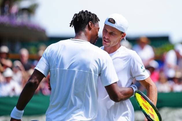 Marton Fucsovics celebrates victory in his third round match against Gael Monfils Wimbledon Tennis Championships, Day 5, The All England Lawn Tennis and Croquet Club, London, UK - 04 Jul 2025London The All England Lawn Tennis and United Kingdom  Copyright: xJavierxGarcia Shutterstockx 15384469y