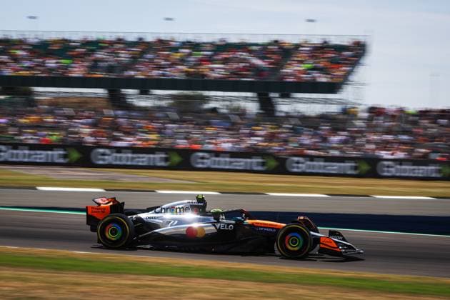 F1 - BRITISH GRAND PRIX 2025 04 NORRIS Lando (gbr), McLaren F1 Team MCL39, action during the Formula 1 Qatar Airways British Grand Prix 2025, 12th round of the 2025 FIA Formula One World Championship, WM, Weltmeisterschaft from July 4 to 6, 2025 on the Silverstone Circuit, in Silverstone, United Kingdom - SilverstoneUnited Kingdom  Copyright: xANTONINxVINCENTx